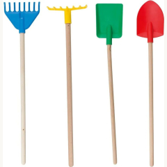 Gartengeräte sortiert